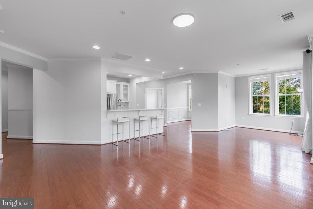 400 CAMERON STATION BOULEVARD Unit: 202