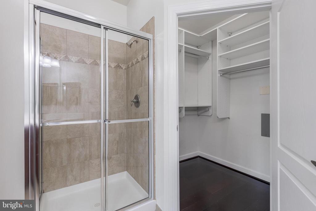 400 CAMERON STATION BOULEVARD Unit: 202