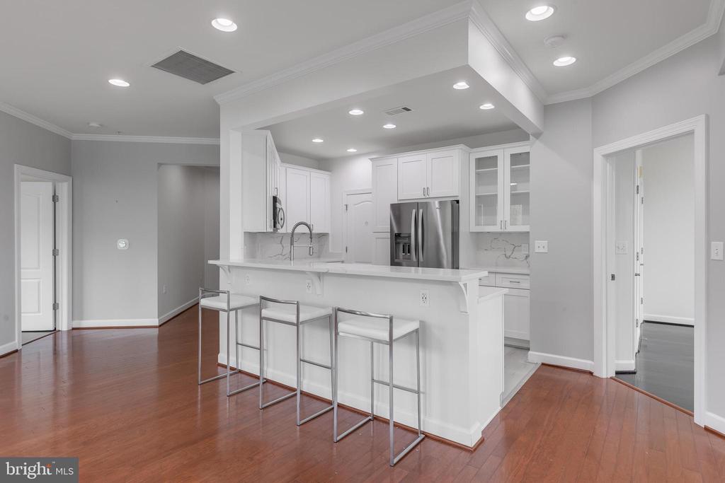 400 CAMERON STATION BOULEVARD Unit: 202