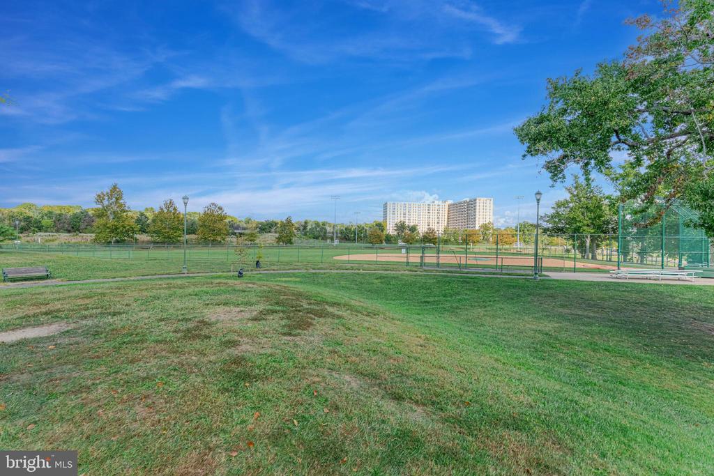 400 CAMERON STATION BOULEVARD Unit: 202