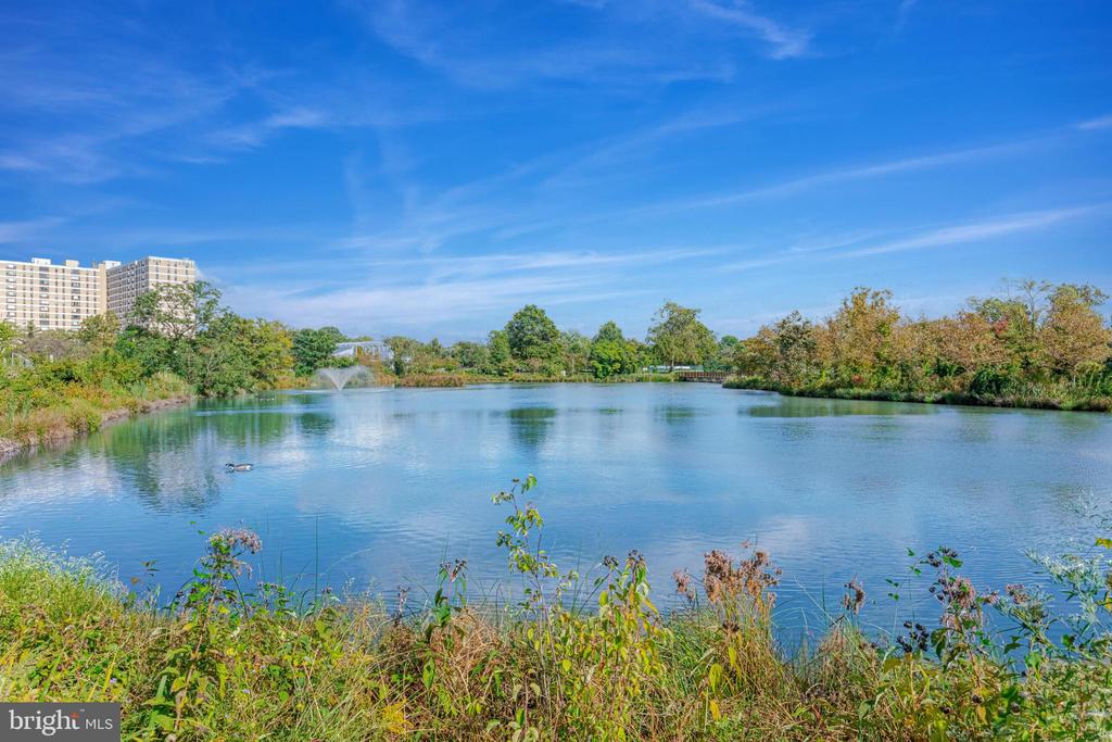 400 CAMERON STATION BOULEVARD Unit: 202