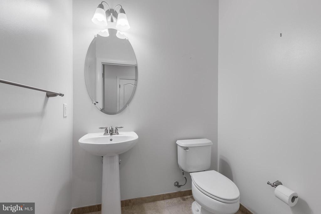 400 CAMERON STATION BOULEVARD Unit: 202
