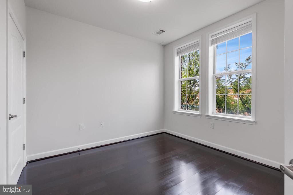 400 CAMERON STATION BOULEVARD Unit: 202