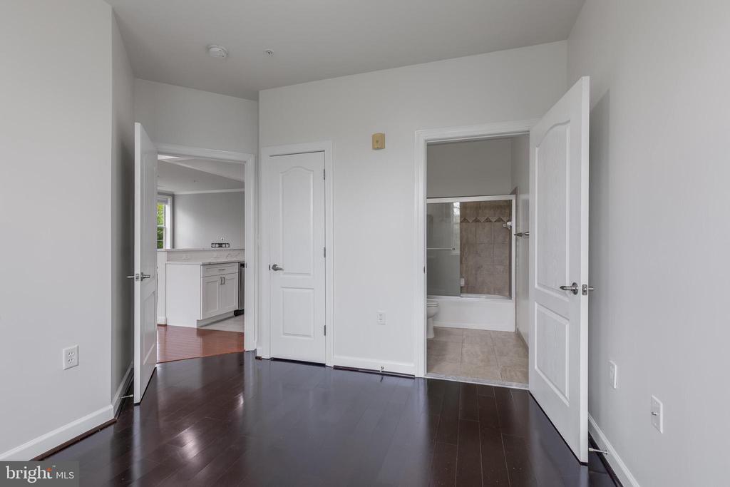400 CAMERON STATION BOULEVARD Unit: 202