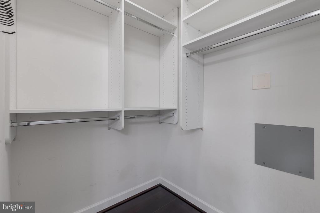 400 CAMERON STATION BOULEVARD Unit: 202