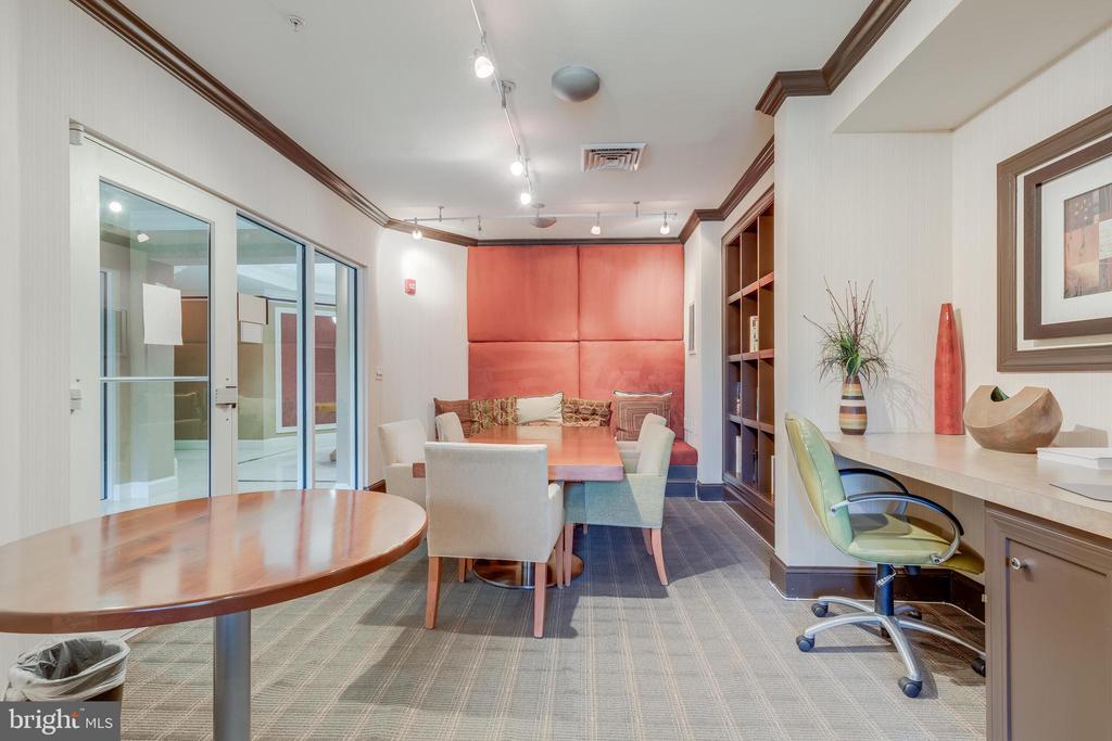 400 CAMERON STATION BOULEVARD Unit: 202