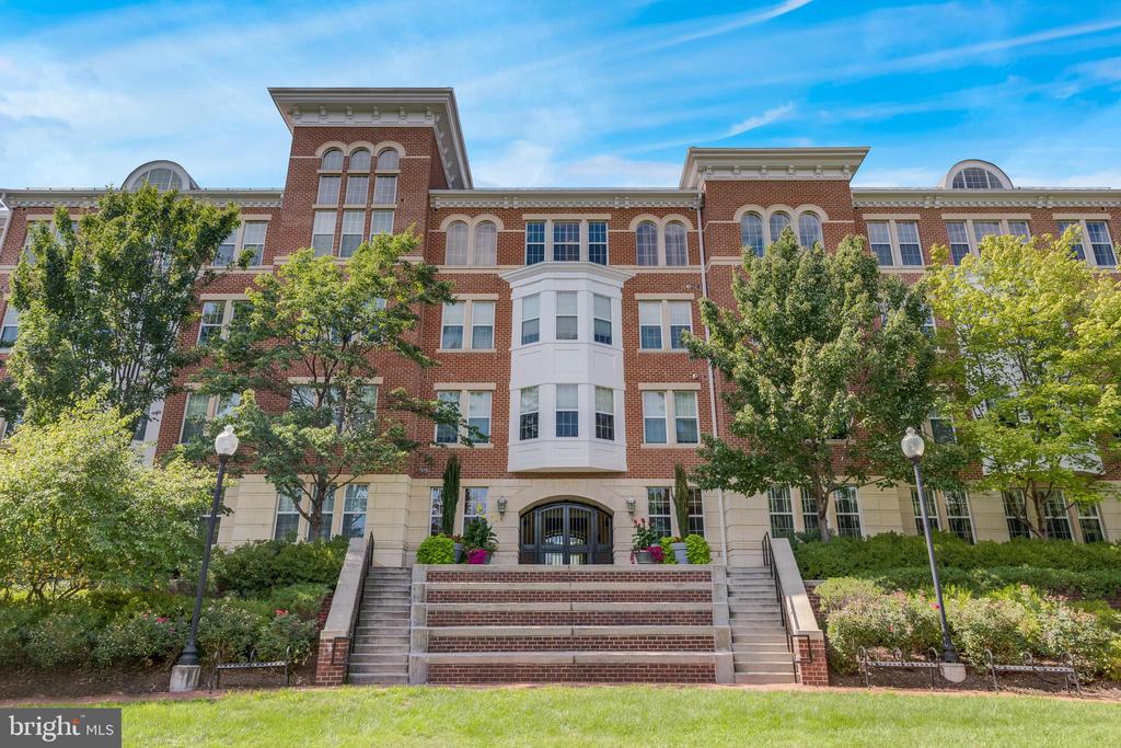 400 CAMERON STATION BOULEVARD Unit: 202