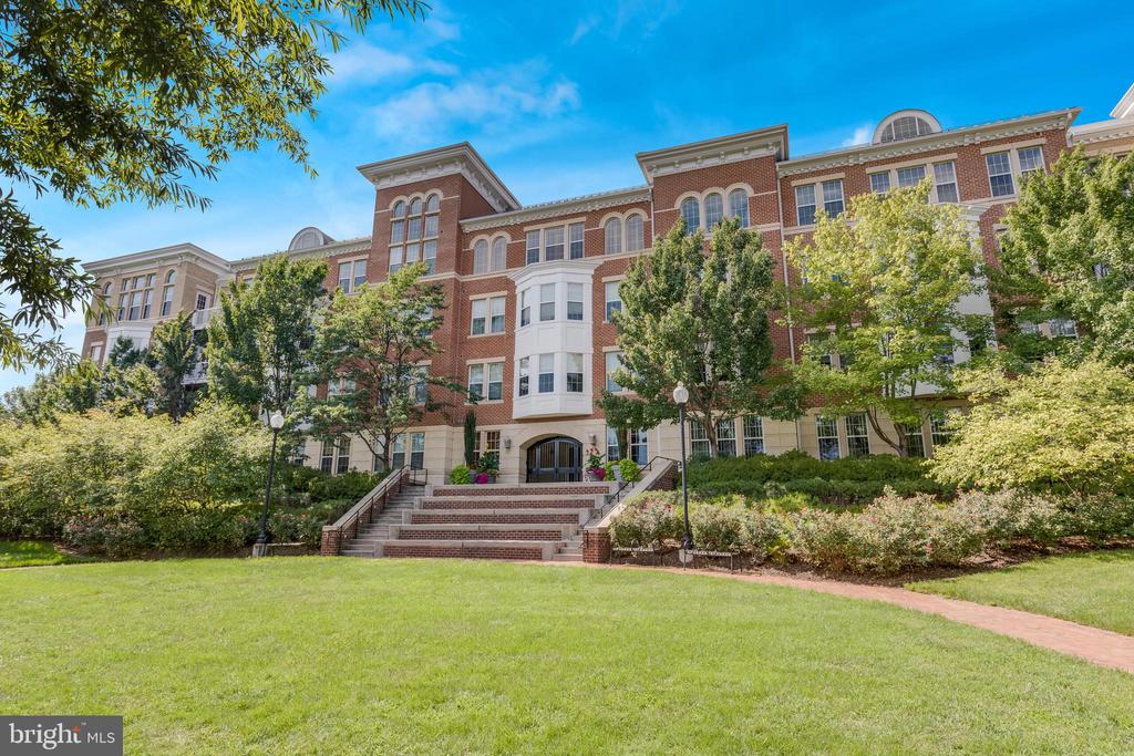 400 CAMERON STATION BOULEVARD Unit: 202