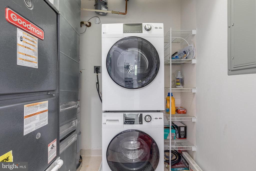400 CAMERON STATION BOULEVARD Unit: 202