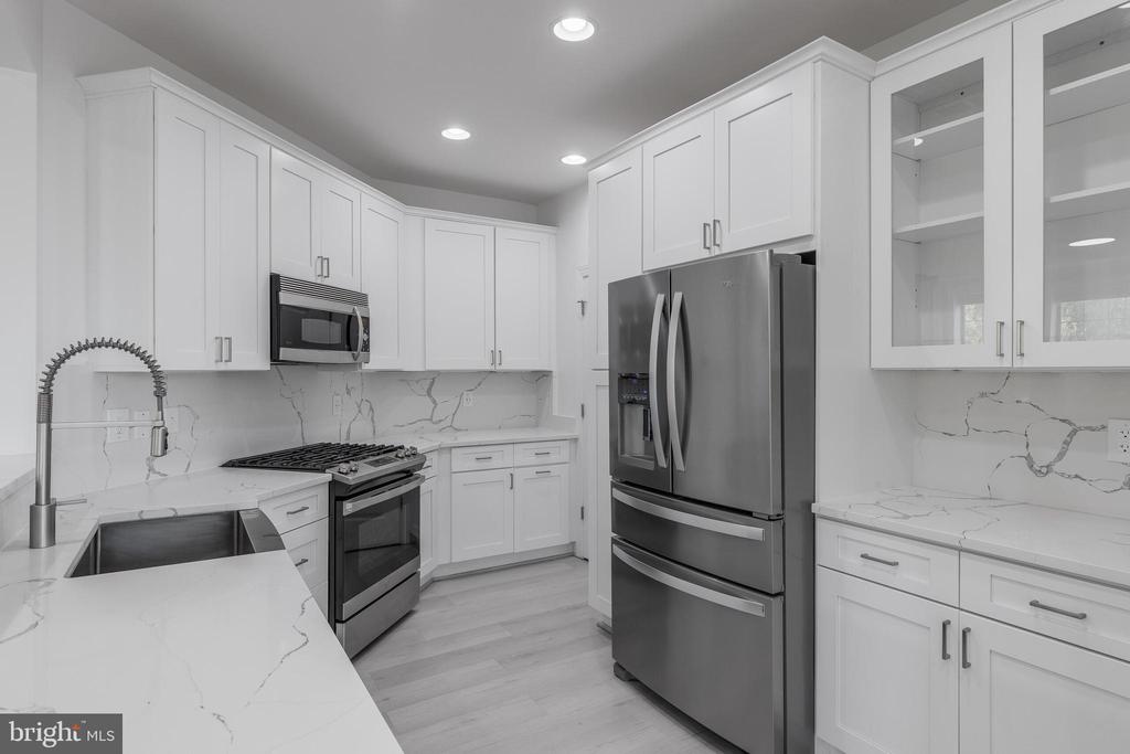 400 CAMERON STATION BOULEVARD Unit: 202