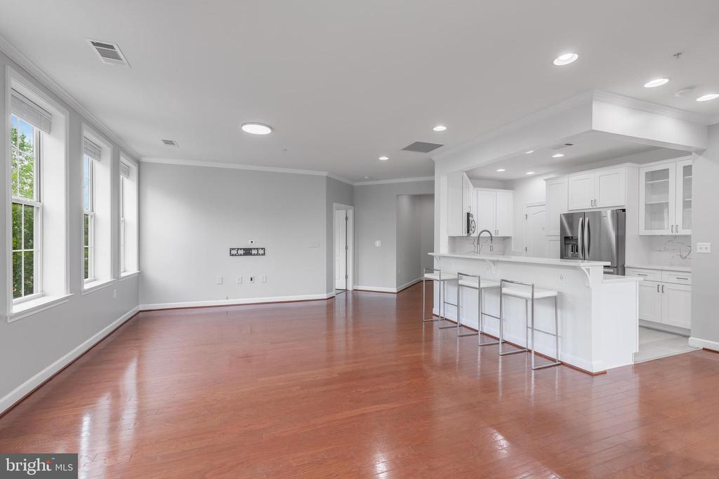 400 CAMERON STATION BOULEVARD Unit: 202