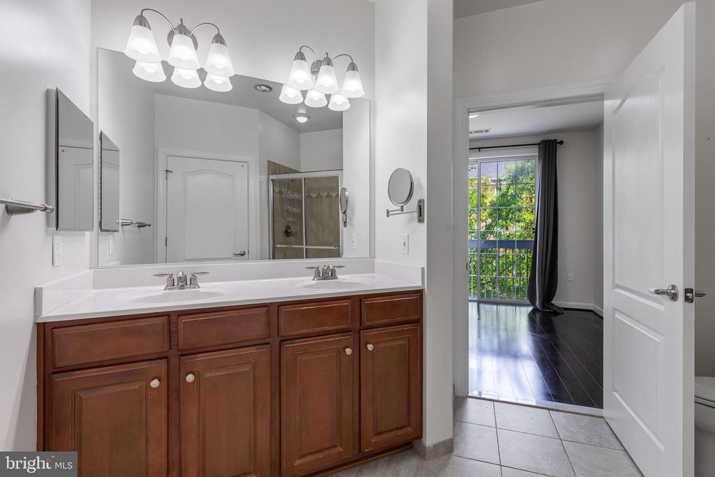 400 CAMERON STATION BOULEVARD Unit: 202
