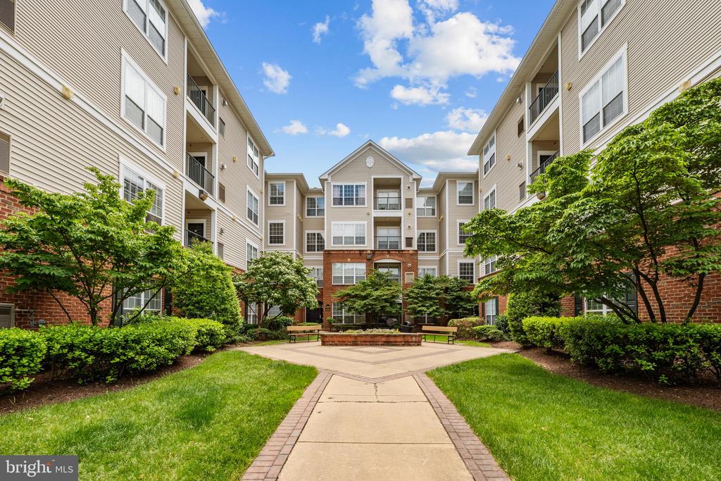 4862 EISENHOWER AVENUE Unit: 273