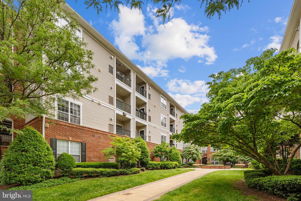4862 EISENHOWER AVENUE Unit: 273