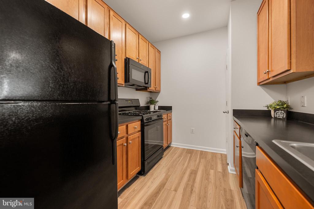 4862 EISENHOWER AVENUE Unit: 273