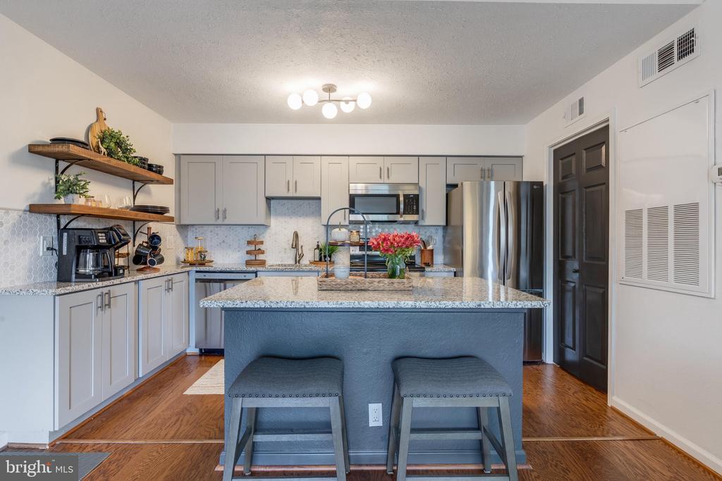 3305 WYNDHAM CIRCLE Unit: 354