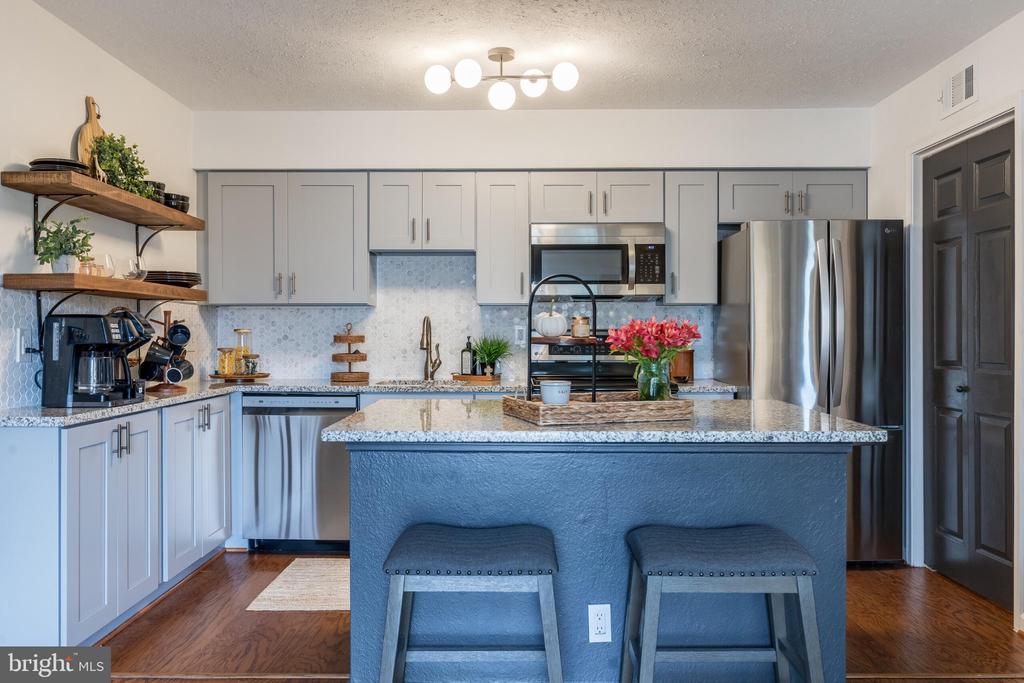 3305 WYNDHAM CIRCLE Unit: 354