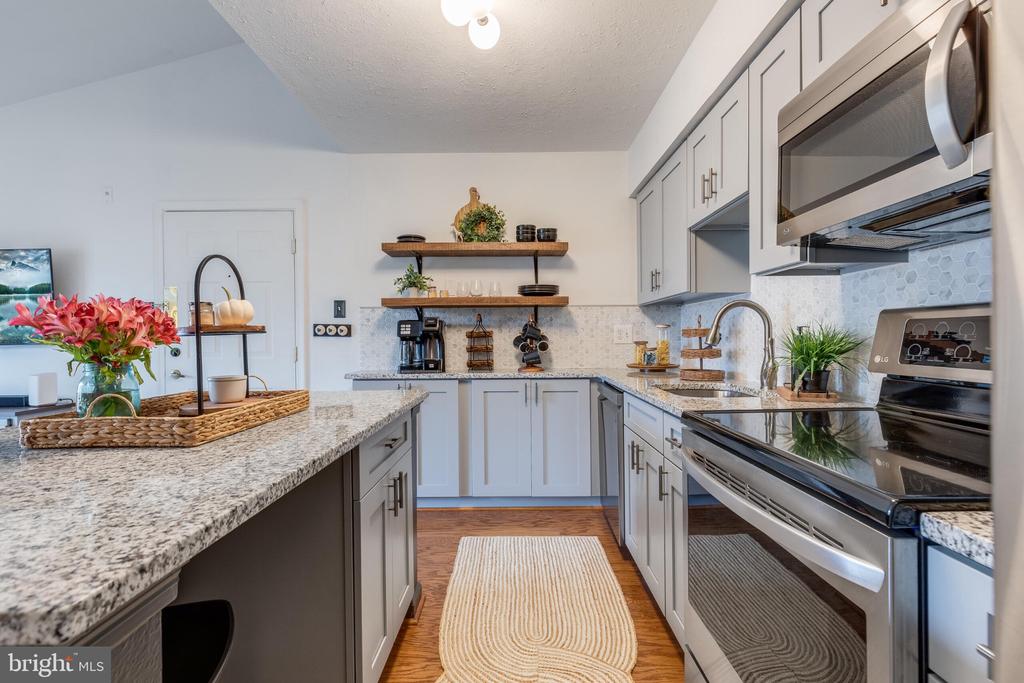 3305 WYNDHAM CIRCLE Unit: 354