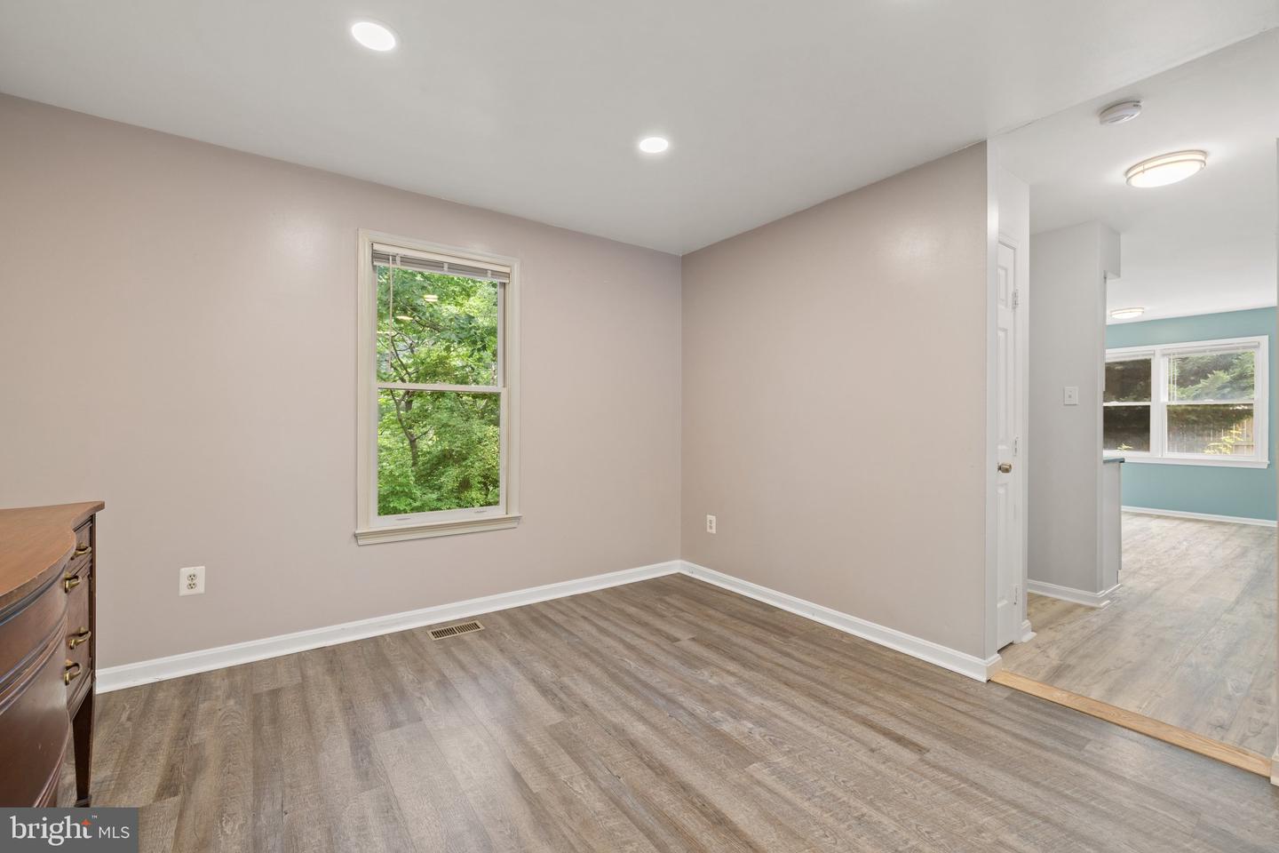 124 Keswick COURT