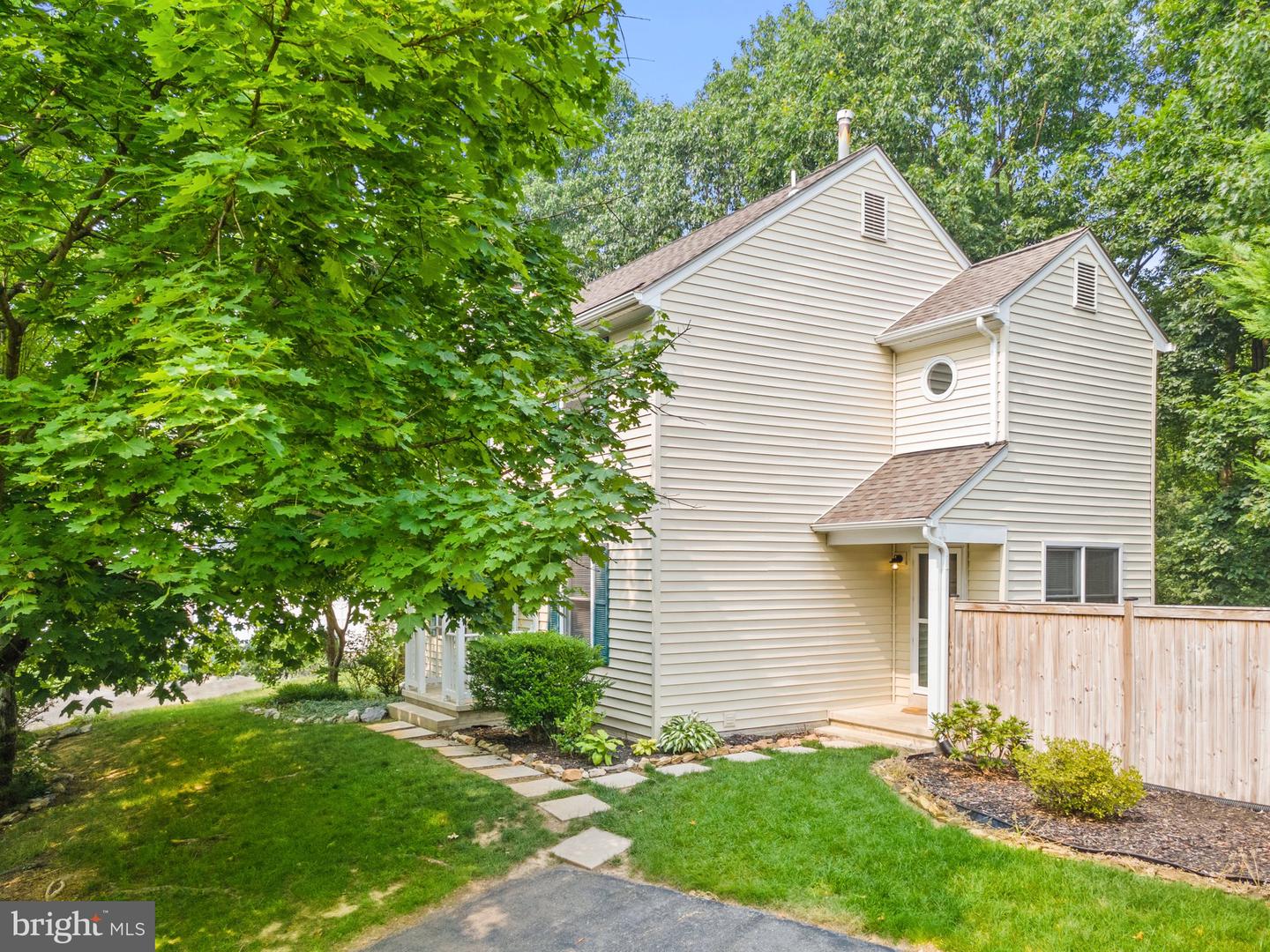 124 Keswick COURT