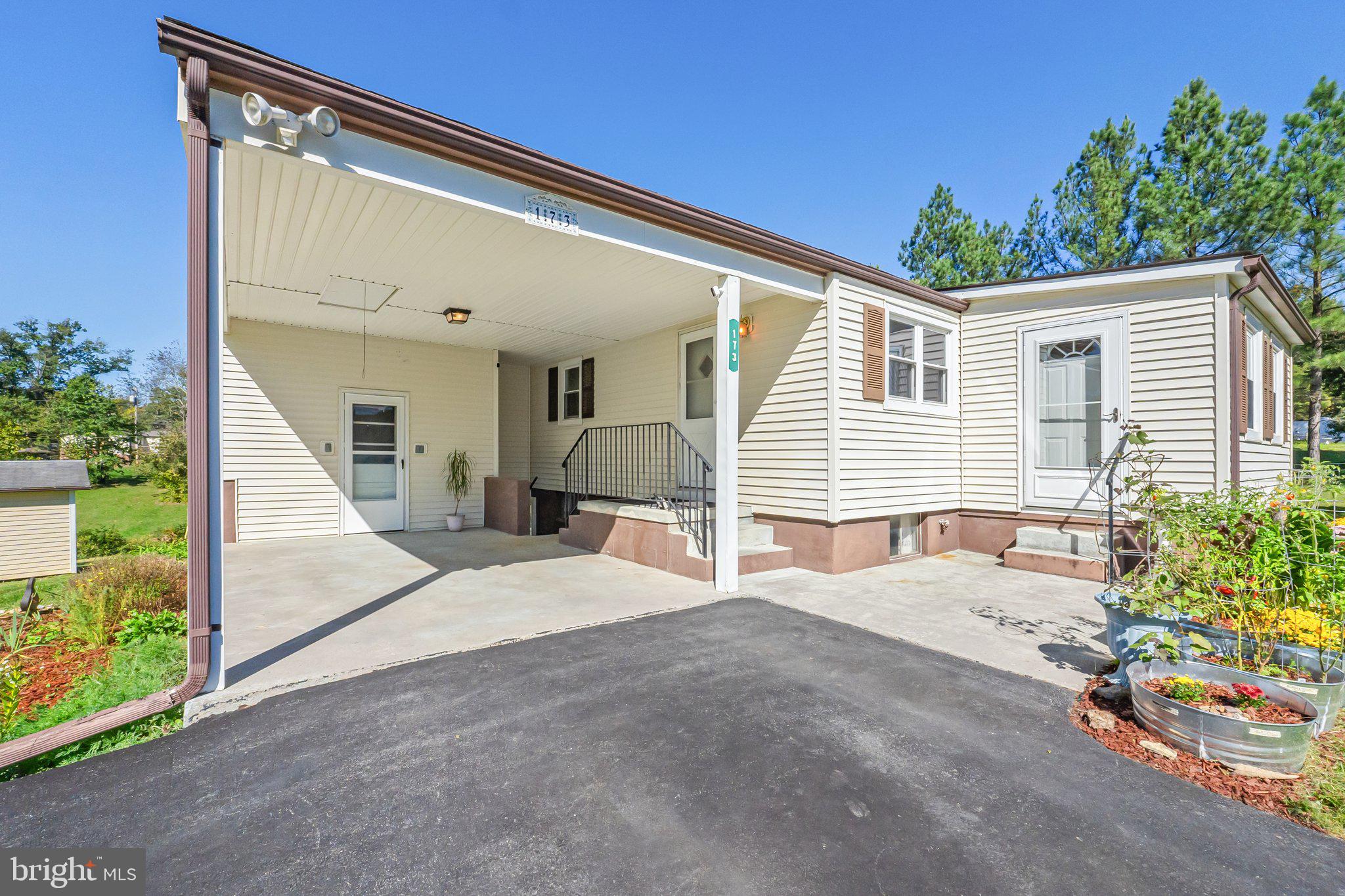 173 Sanctuary Dr