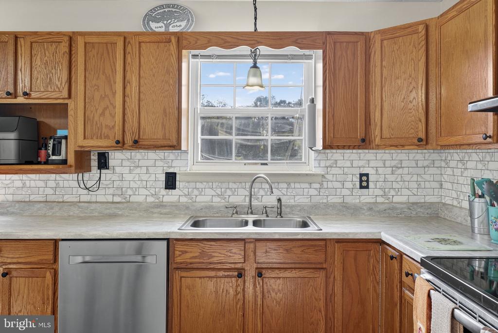 2425 THIRD STREET