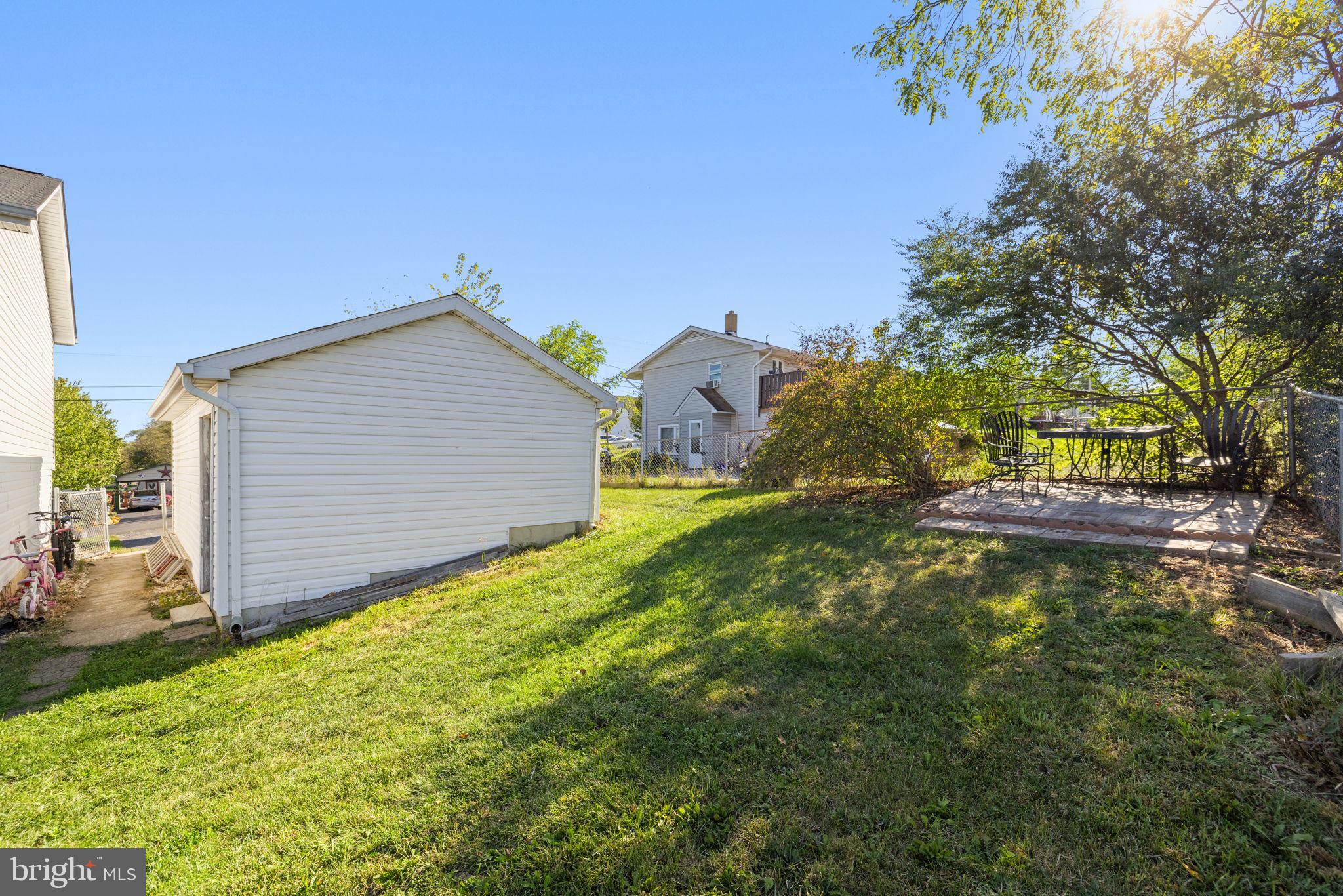 2425 THIRD STREET