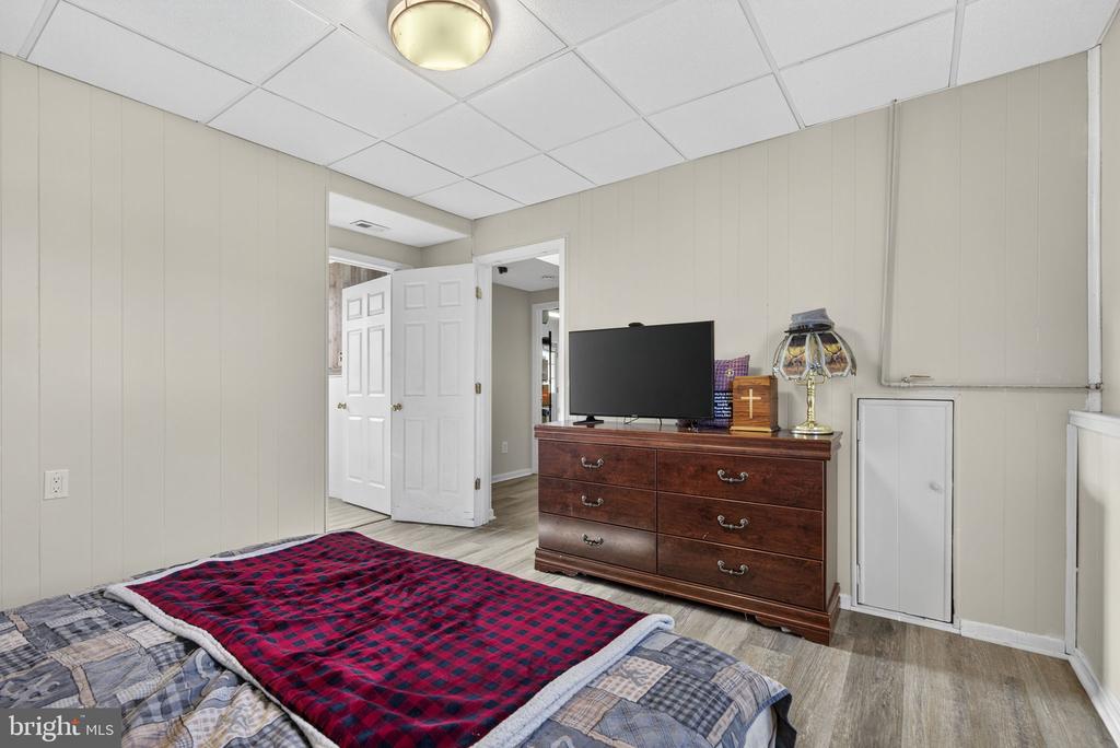2425 THIRD STREET