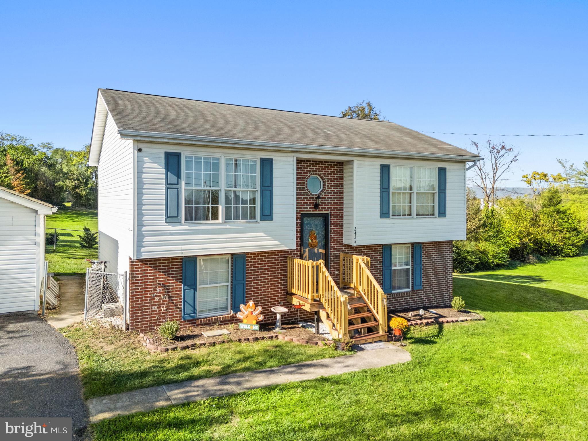 2425 THIRD STREET