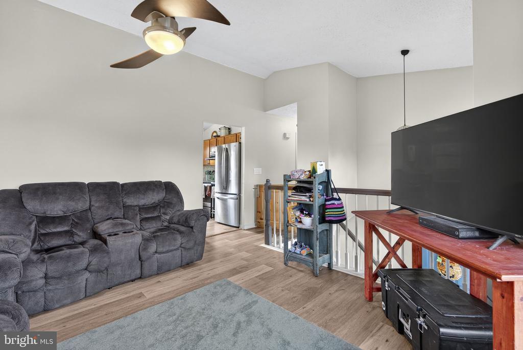 2425 THIRD STREET