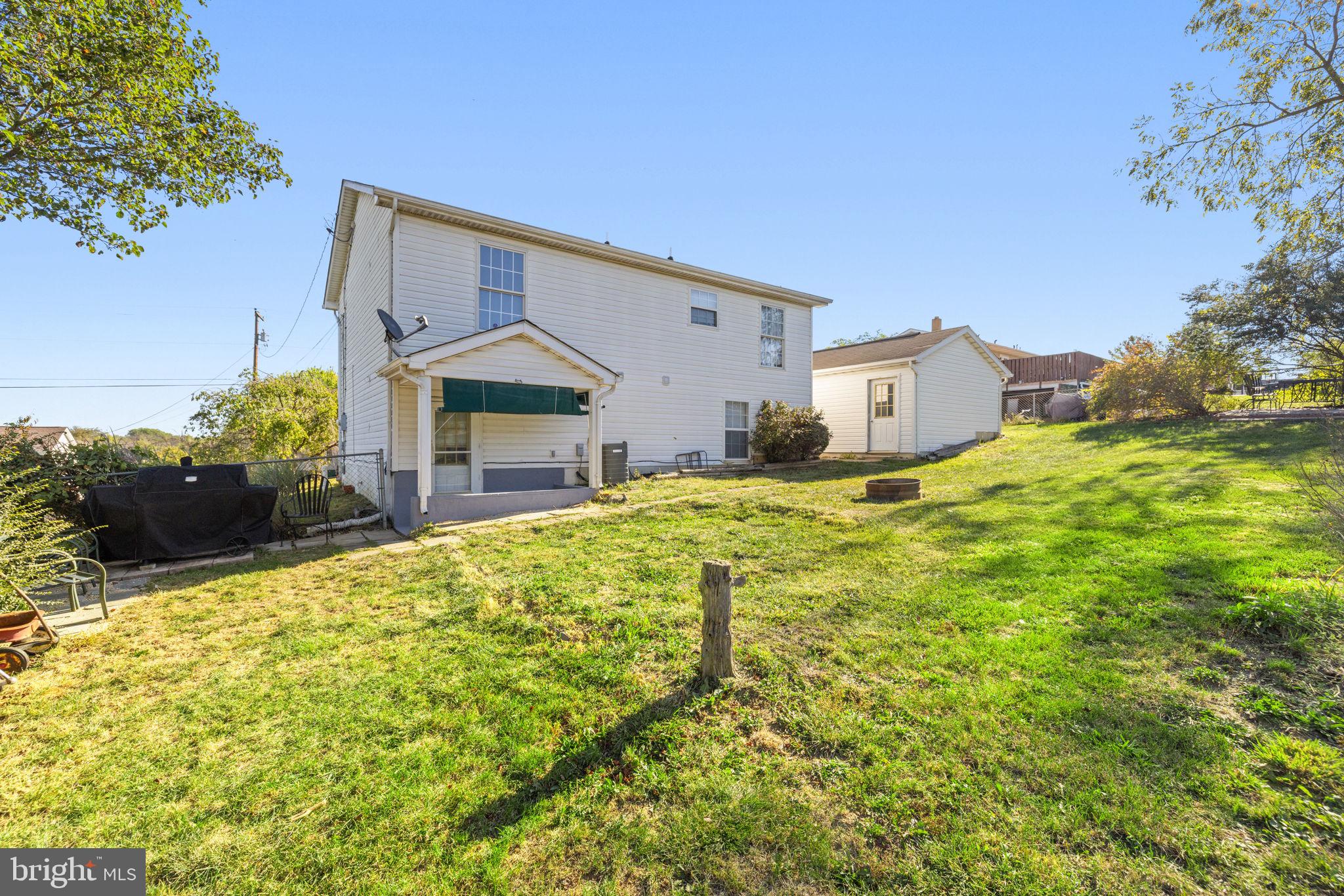2425 THIRD STREET