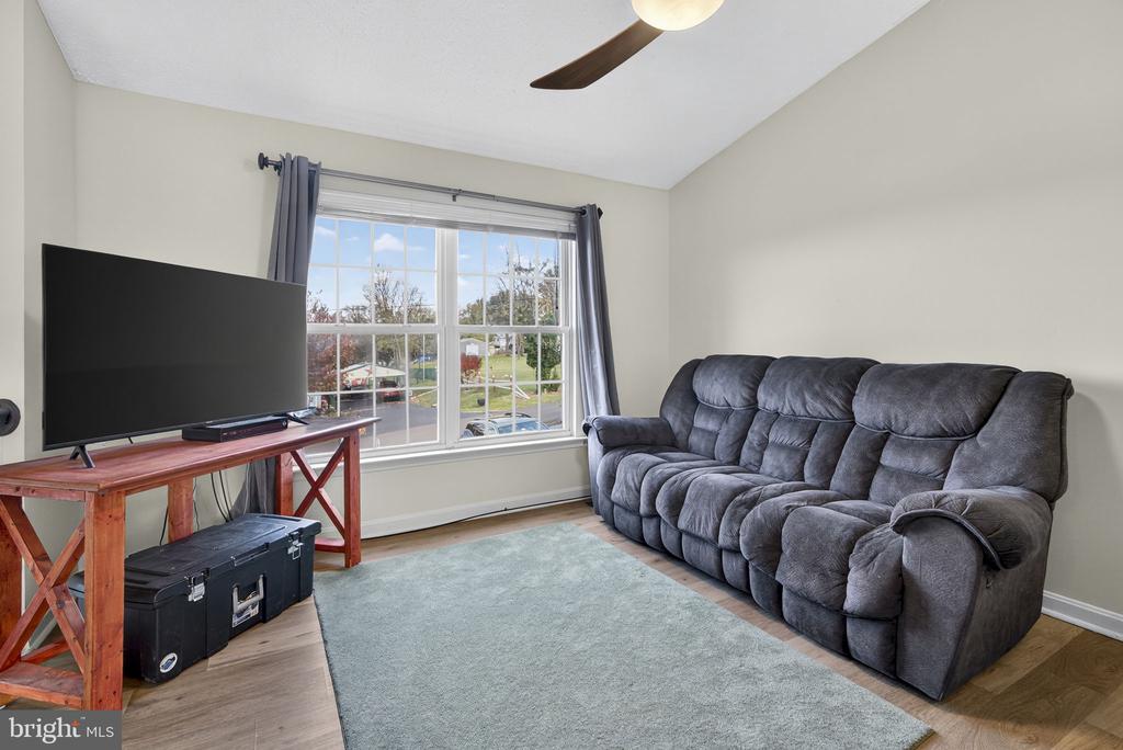 2425 THIRD STREET