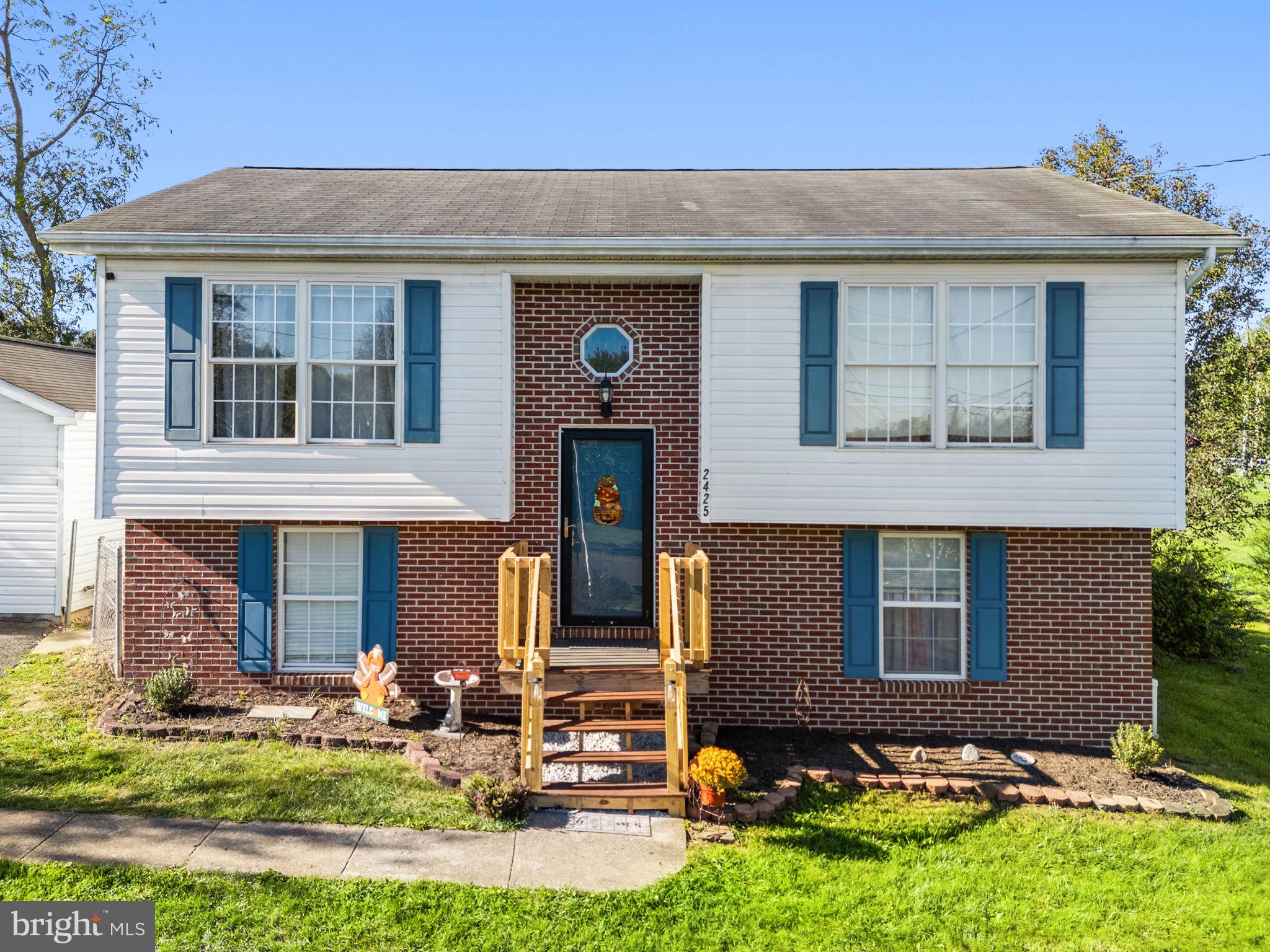 2425 THIRD STREET