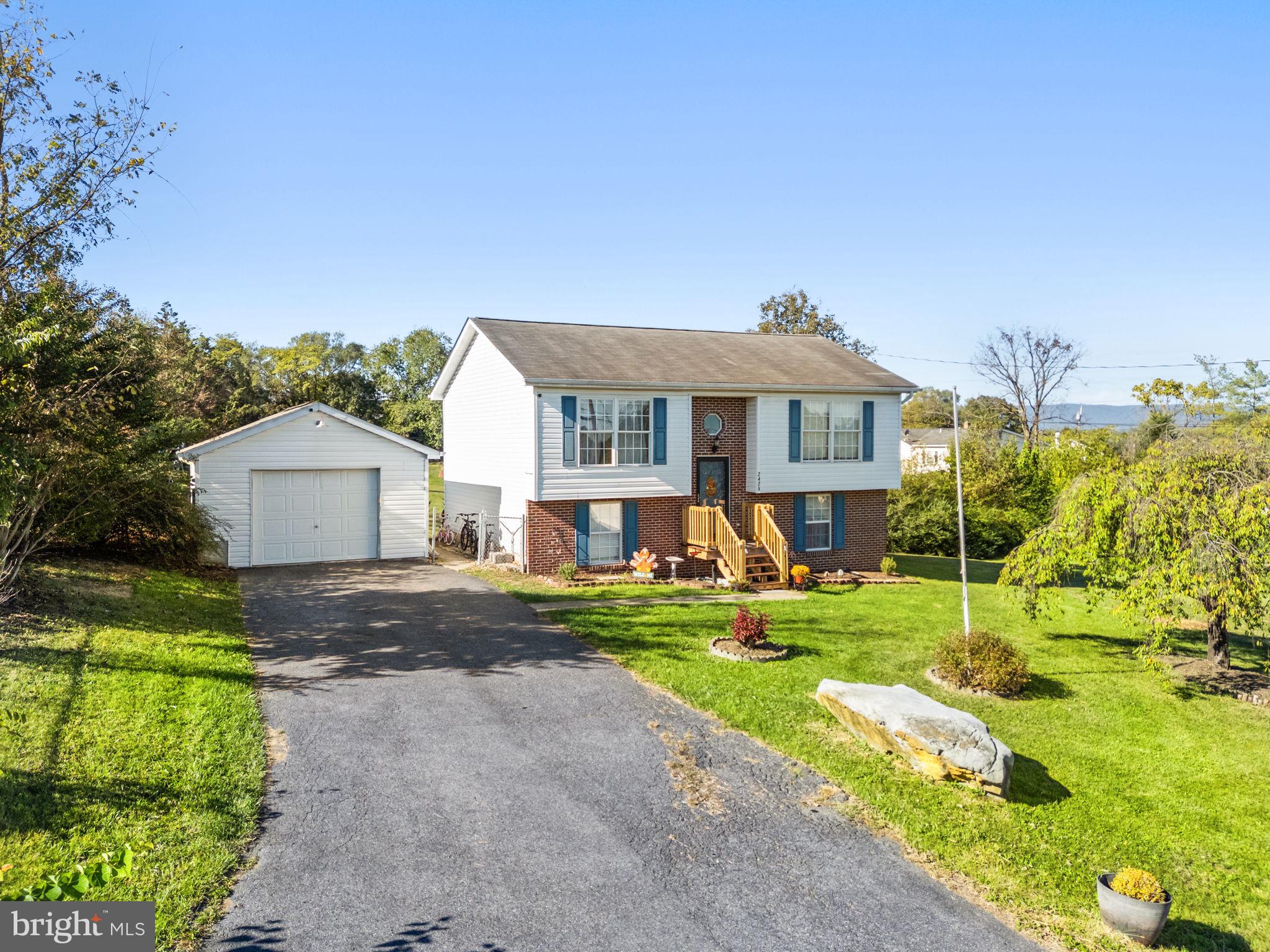 2425 THIRD STREET