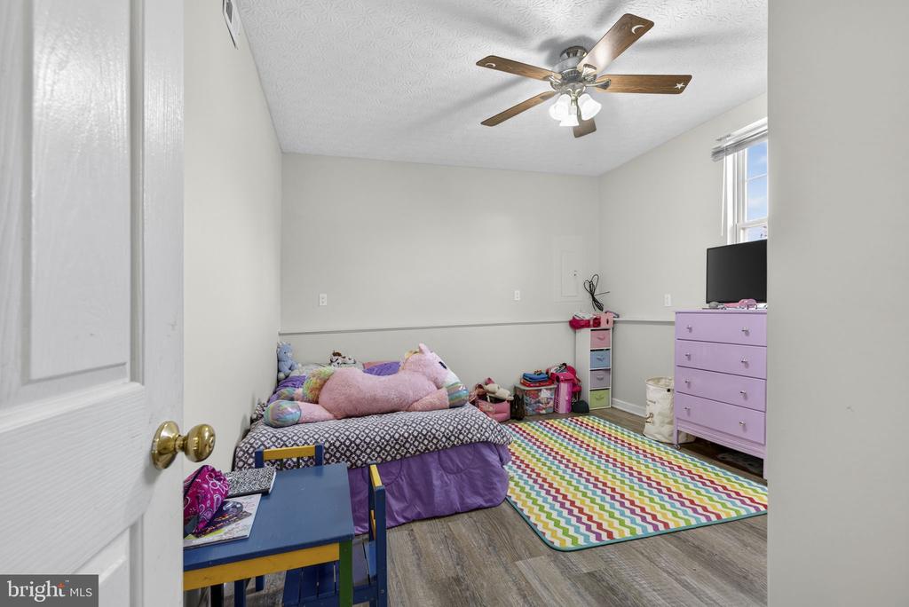 2425 THIRD STREET