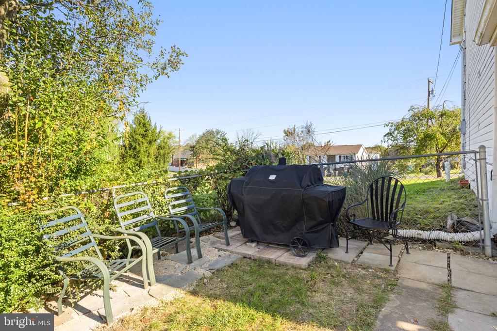 2425 THIRD STREET