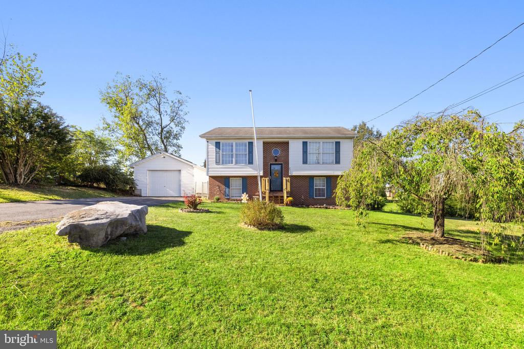 2425 THIRD STREET