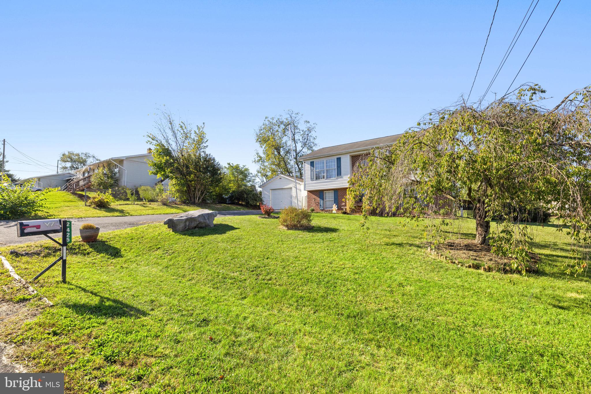 2425 THIRD STREET