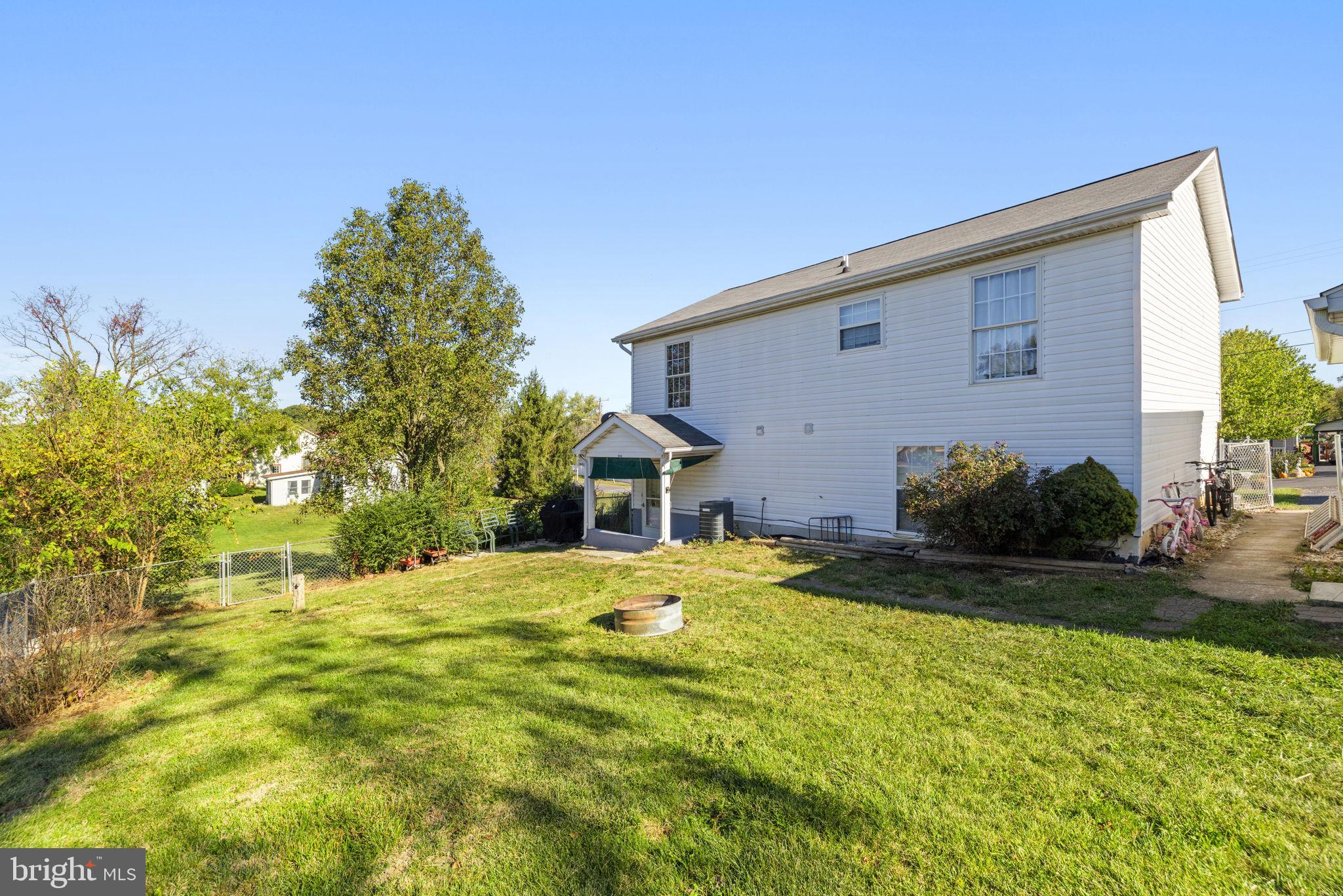 2425 THIRD STREET
