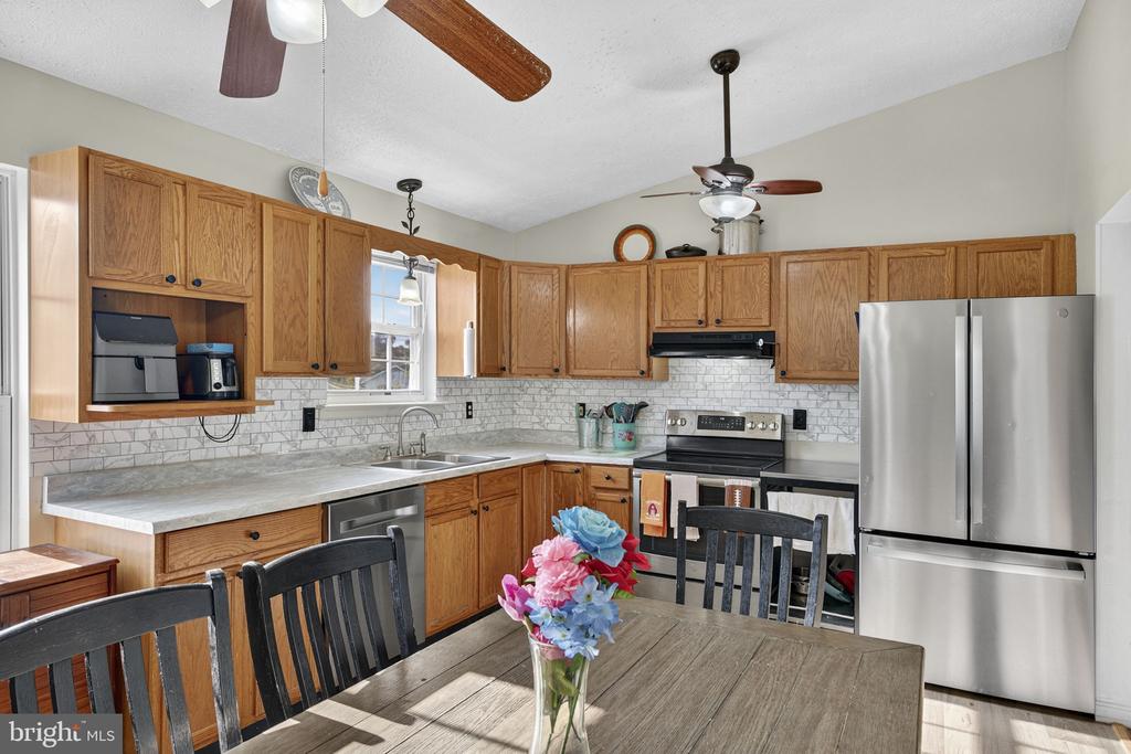 2425 THIRD STREET