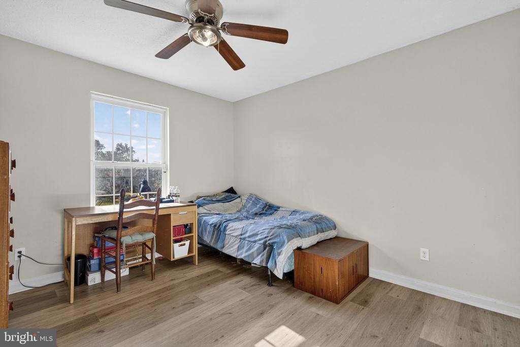 2425 THIRD STREET