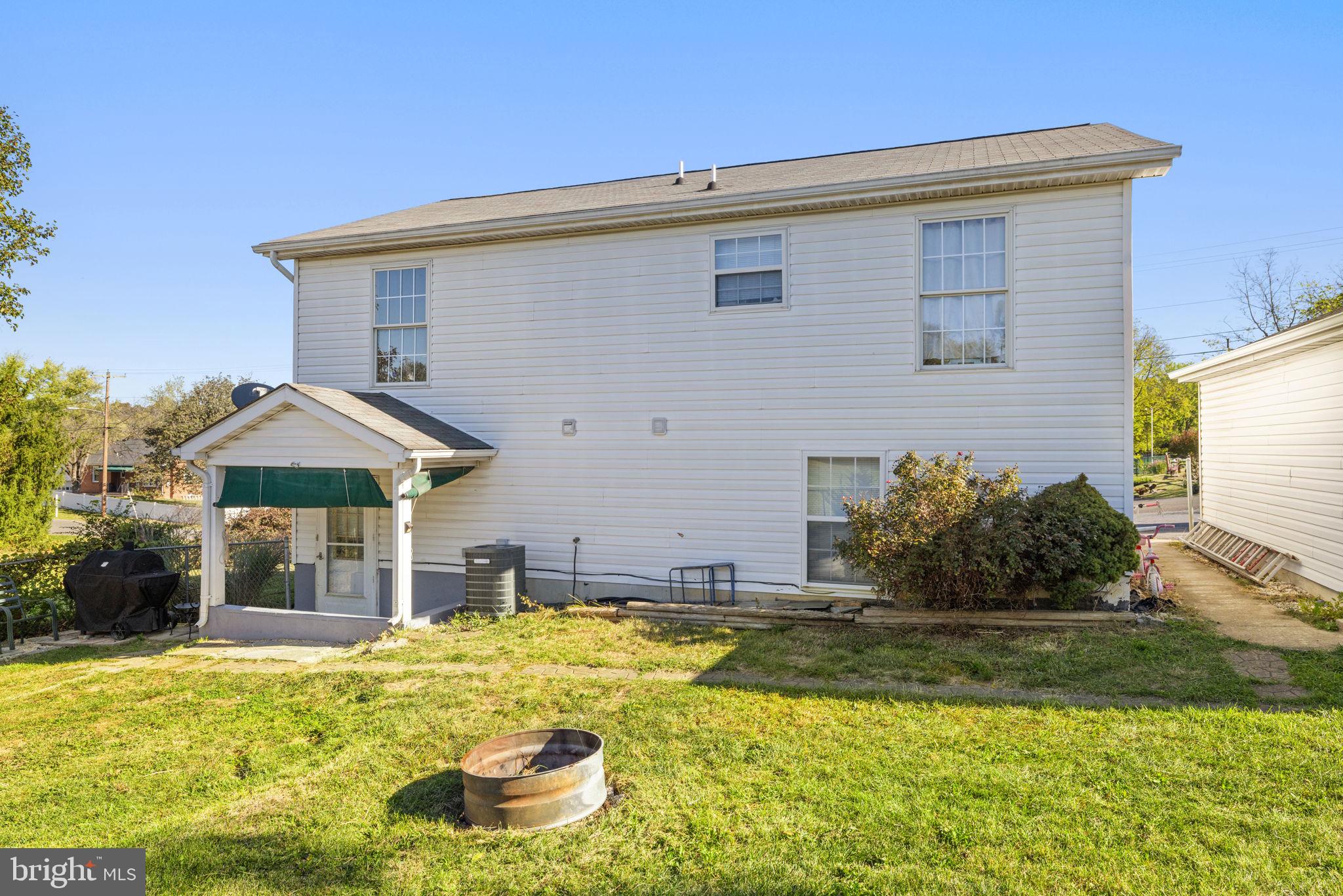 2425 THIRD STREET