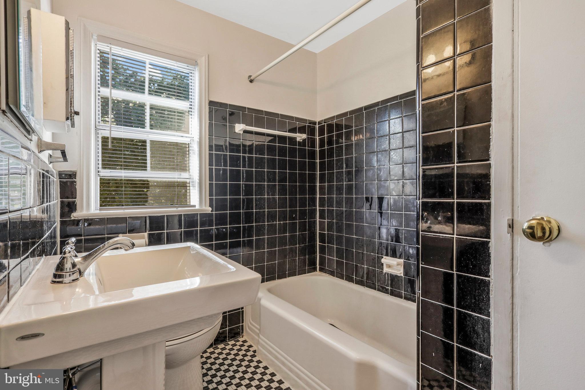 6509 10th STREET Unit: B2