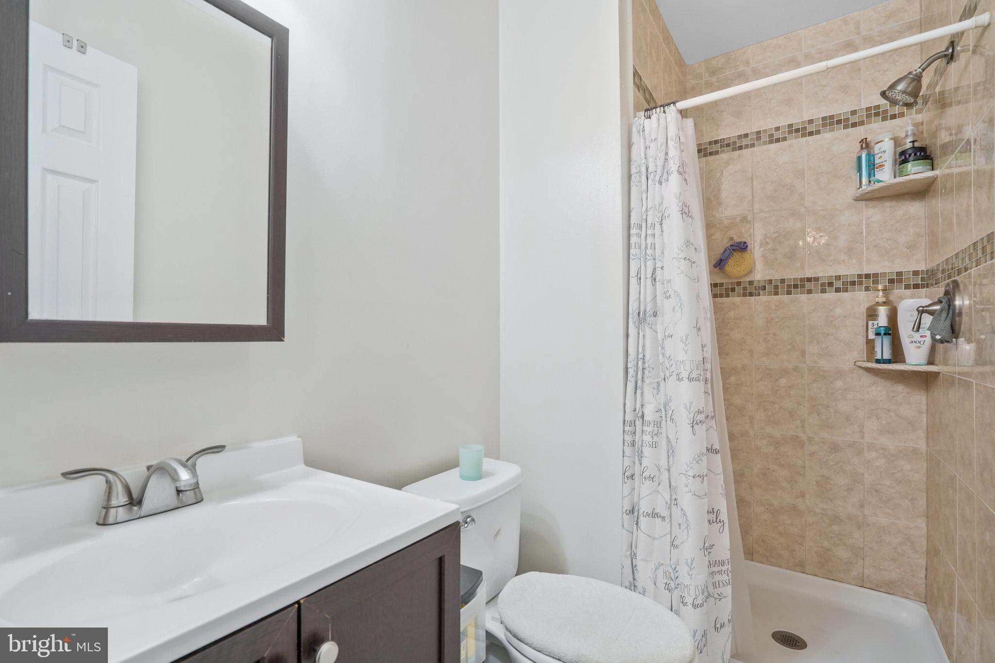 3865 Manzanita PLACE Unit: B