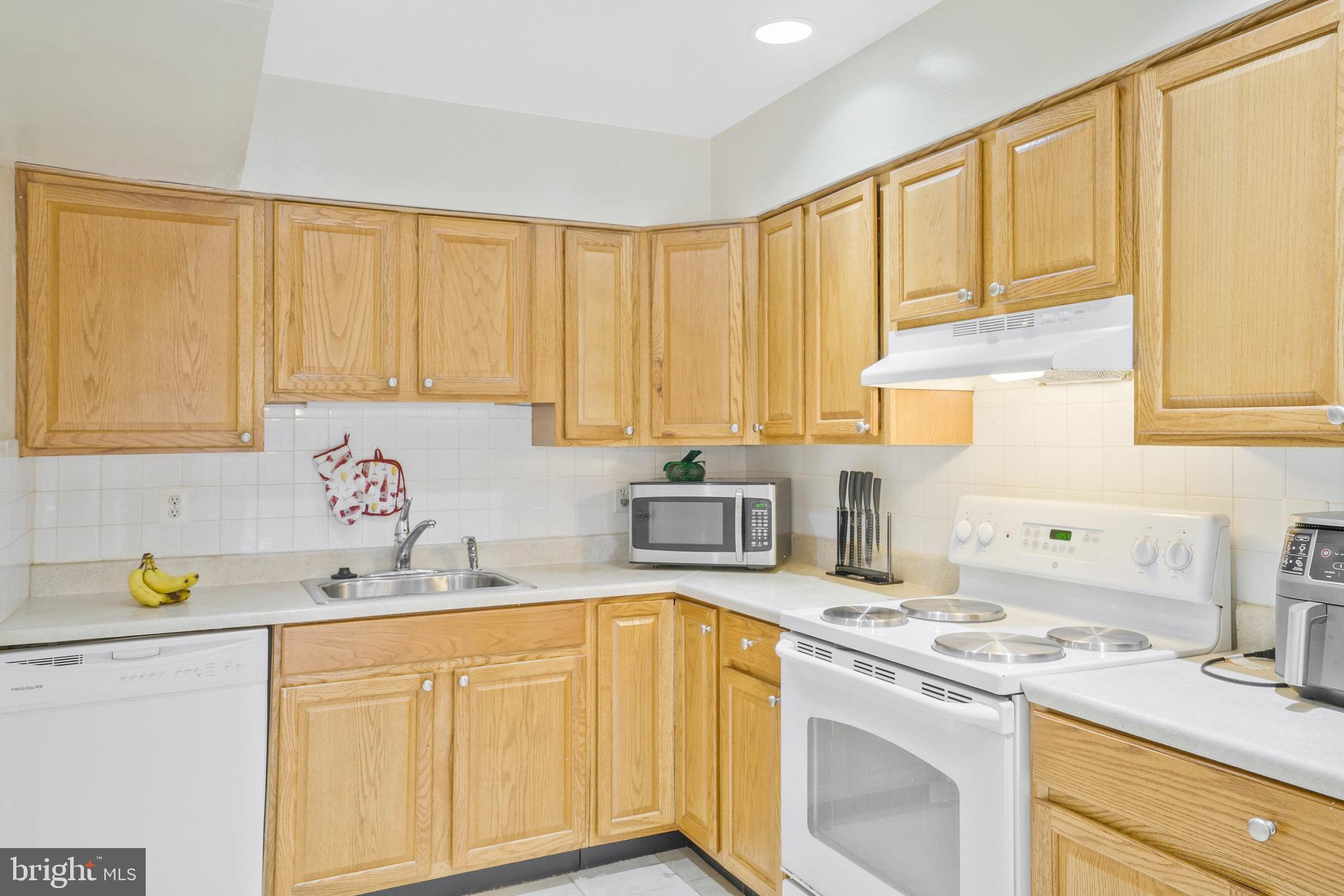 3865 Manzanita PLACE Unit: B