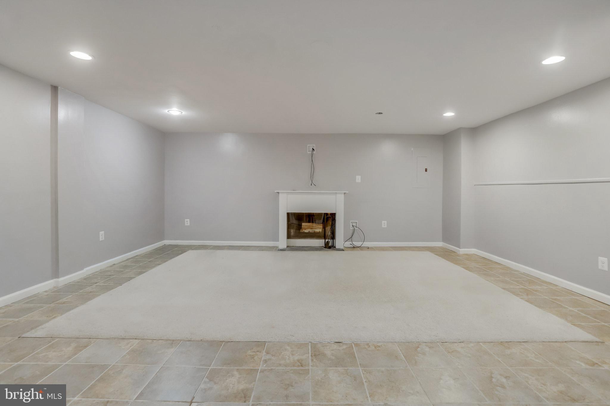 6104 OLD BRENTFORD CT