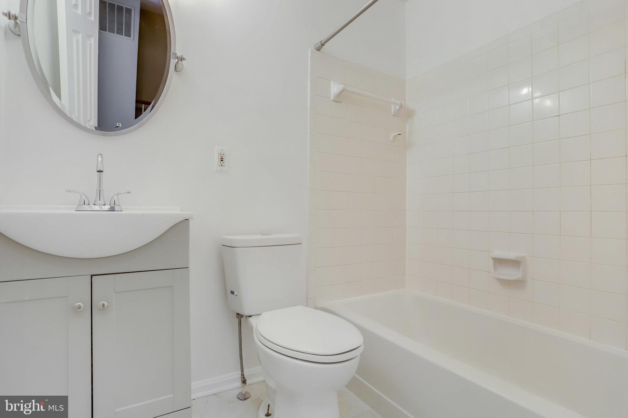 6104 OLD BRENTFORD CT