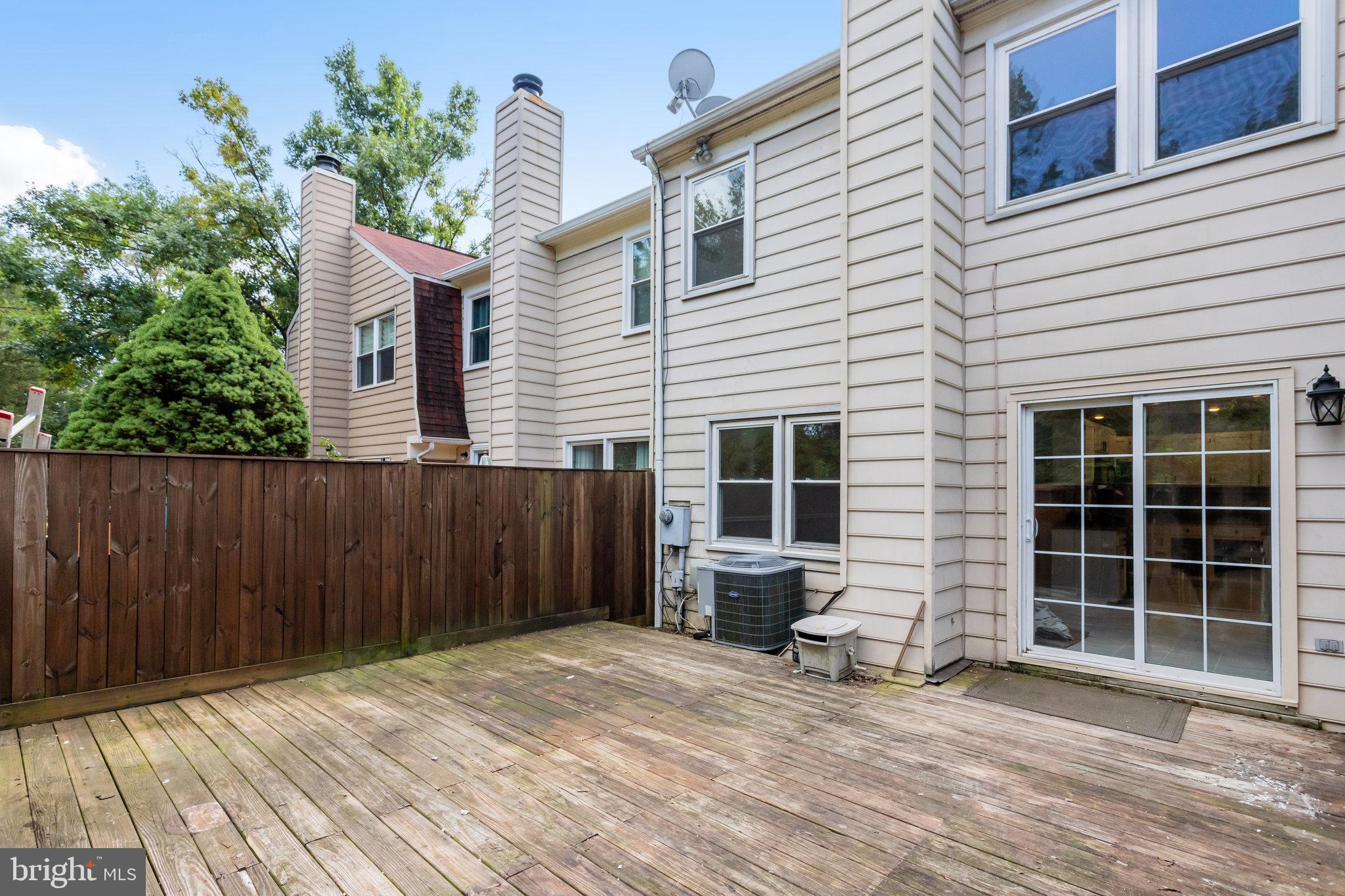 6104 OLD BRENTFORD CT