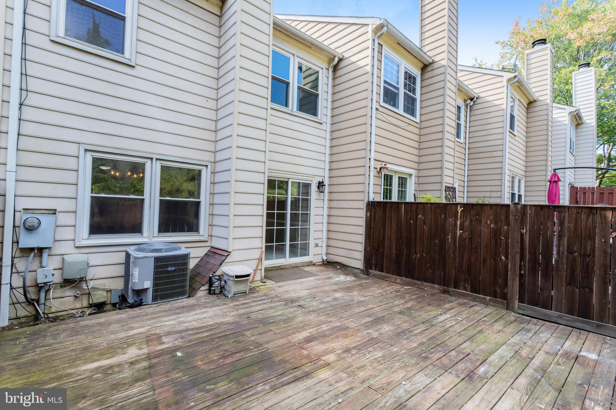 6104 OLD BRENTFORD CT