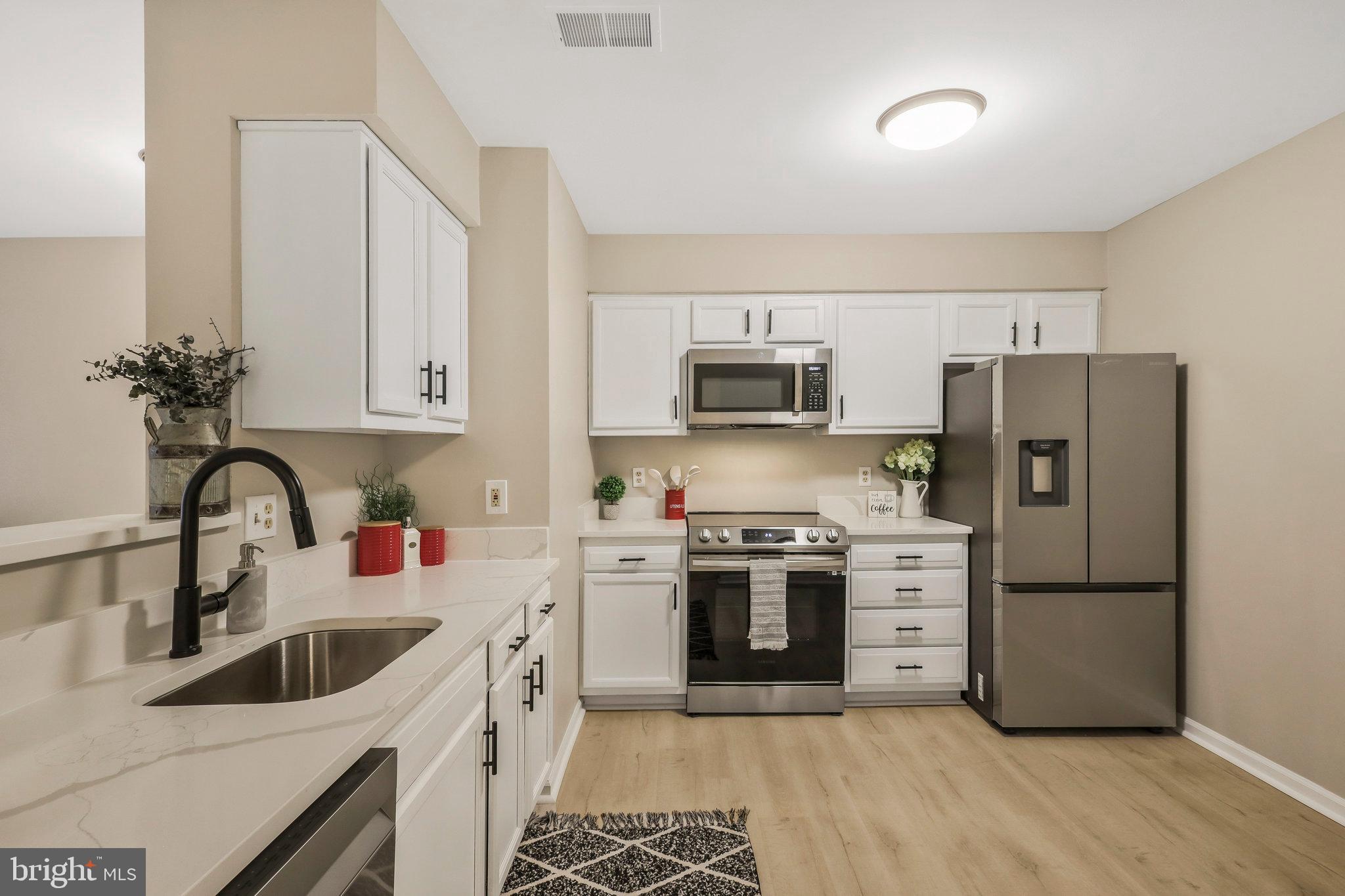 7509 Ashby LANE Unit: E